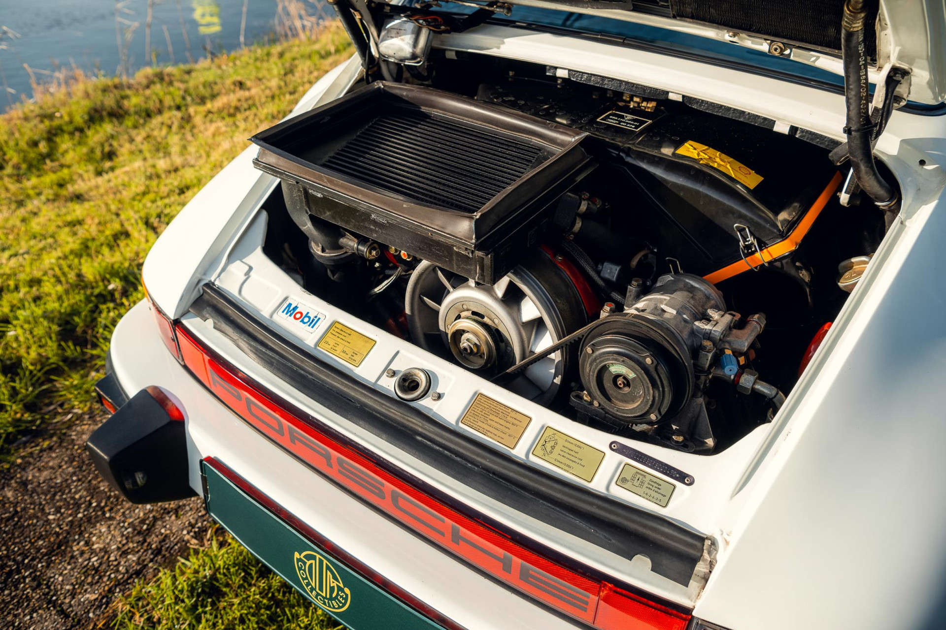 Porsche 911 930 3.3 Turbo Coupé 1985 grand prix weiß 47