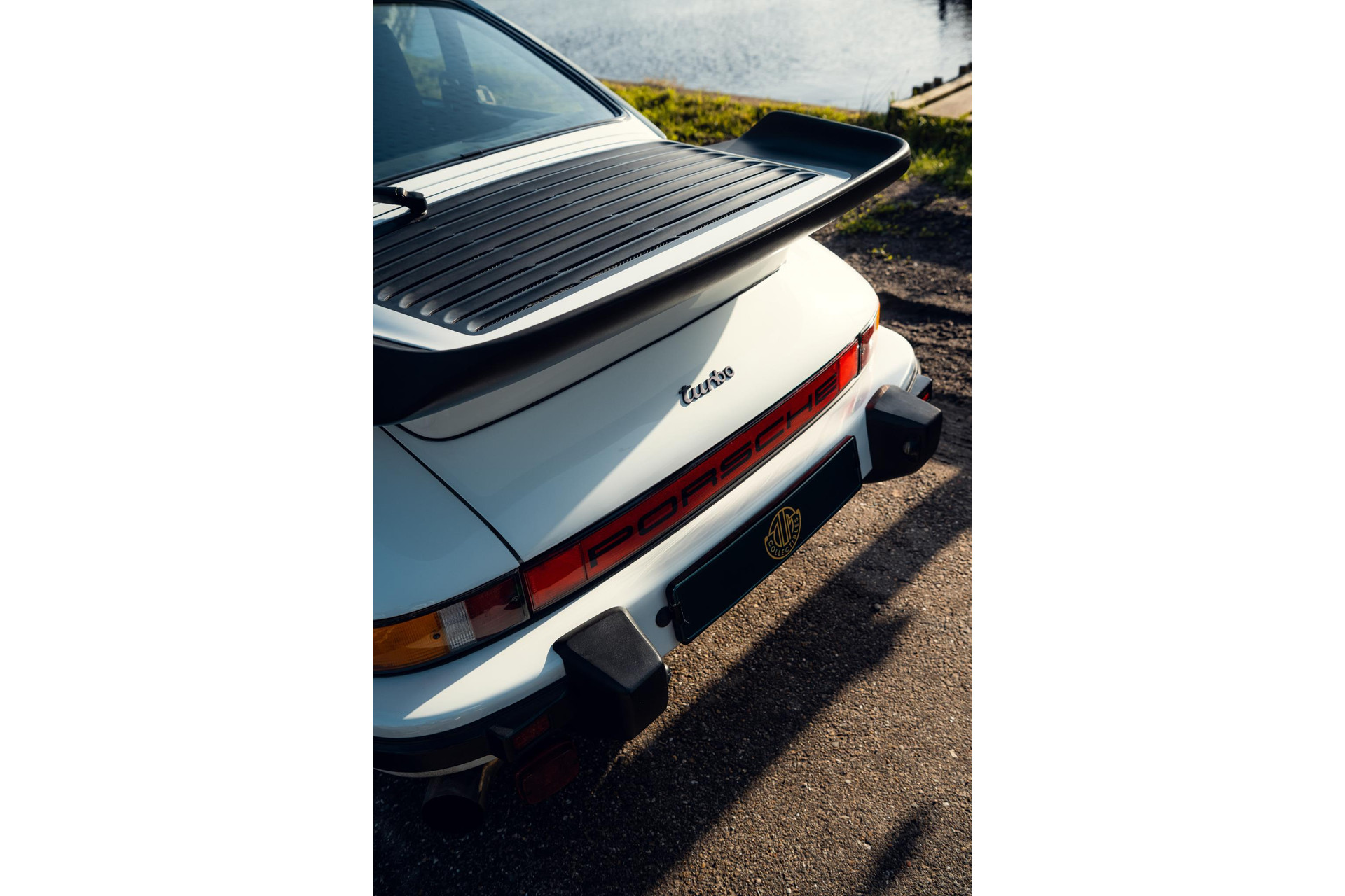 Porsche 911 930 3.3 Turbo Coupé 1985 grand prix weiß 68