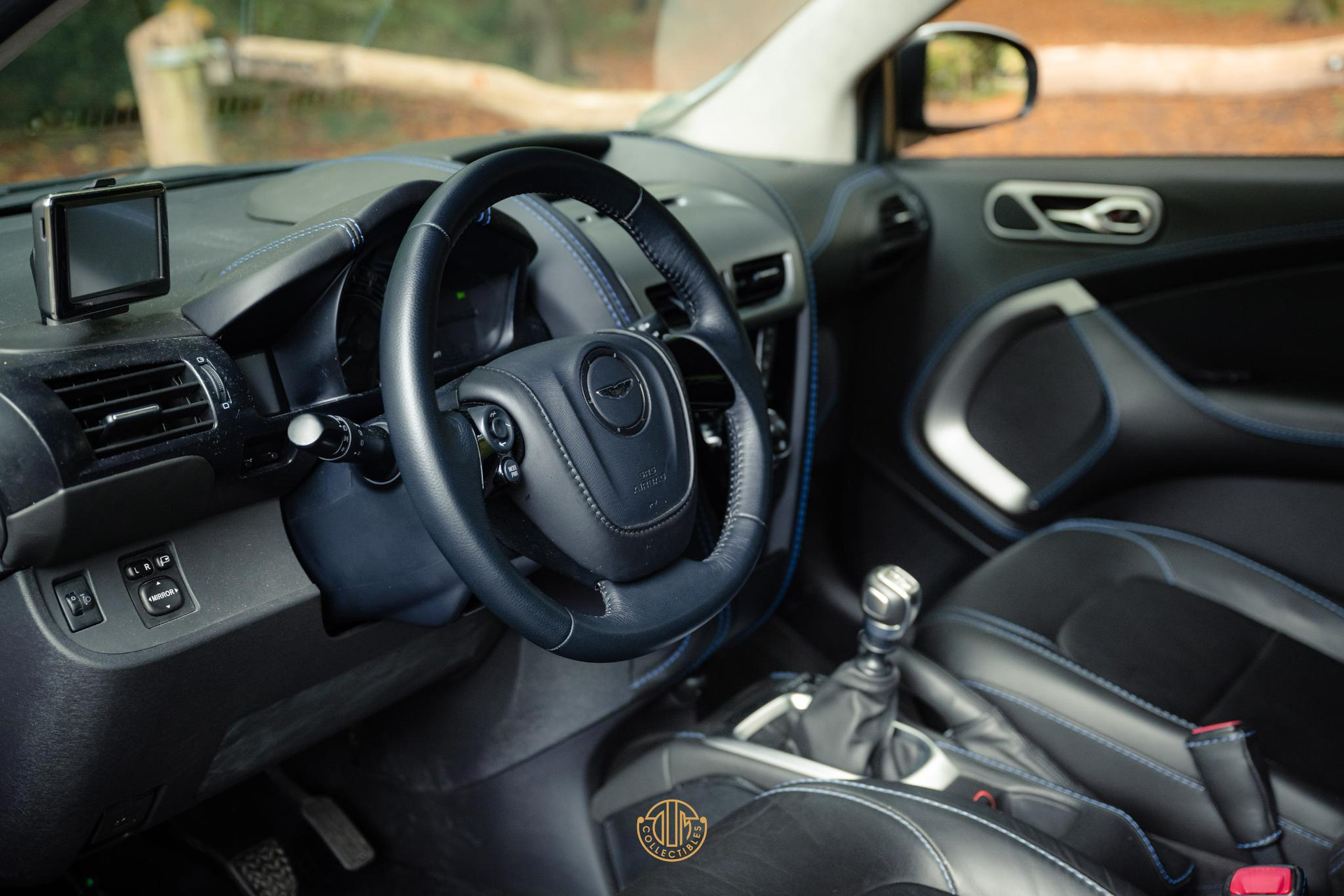 Aston Martin Cygnet Q special - Skyfox Silver 2013  10