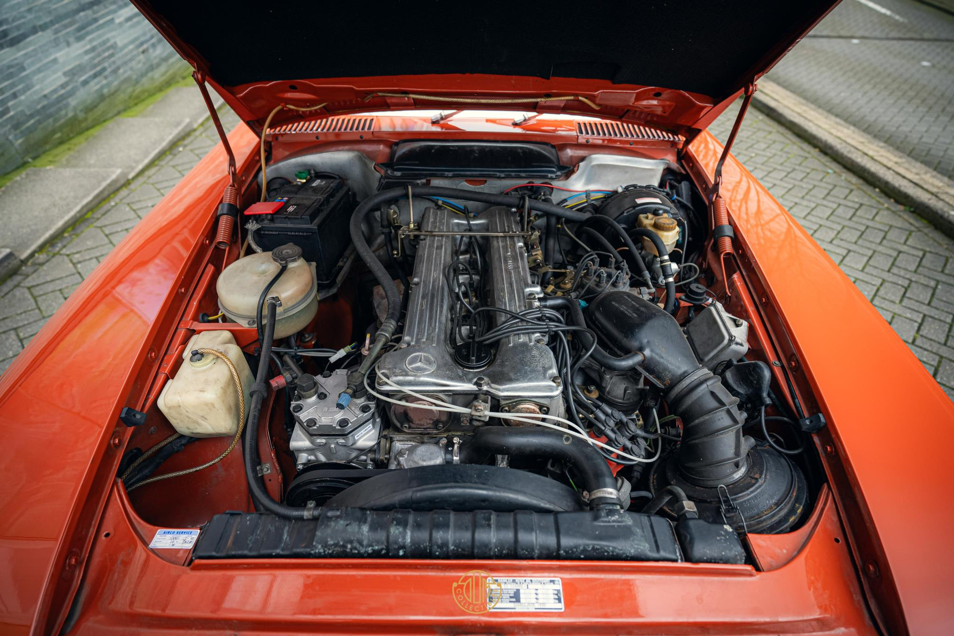 Mercedes-Benz SL-Klasse 280 SLC coupé 1978 Nassau Oranje 14