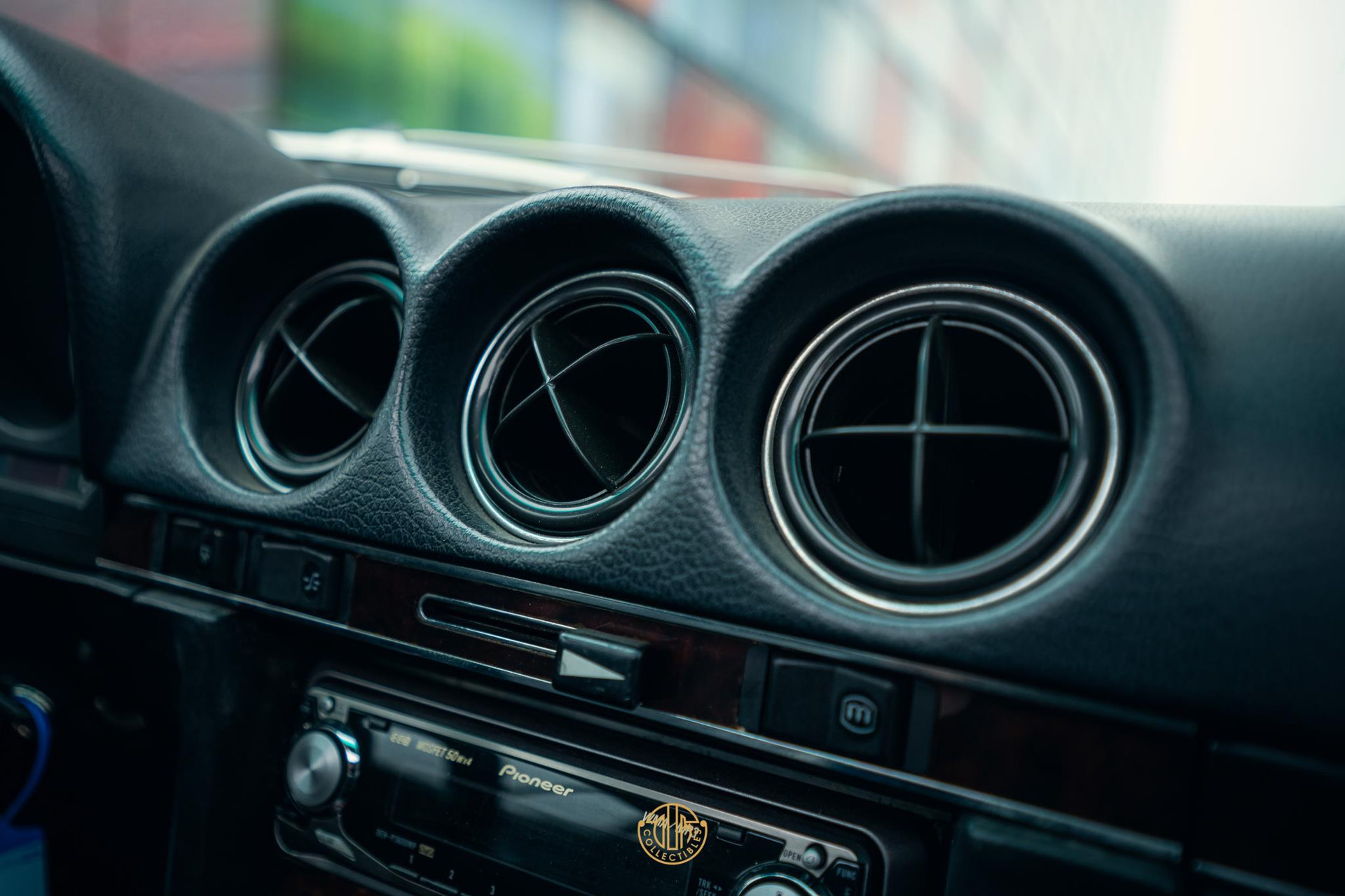 Mercedes-Benz SL-Klasse 280 SLC coupé 1978 Nassau Oranje 58