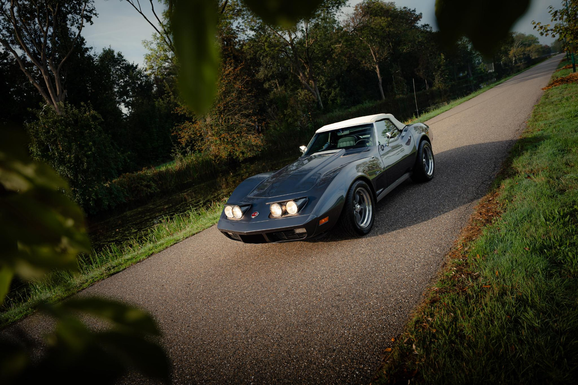 Chevrolet Corvette C3 L82 1974 Gunmetal Grey 3