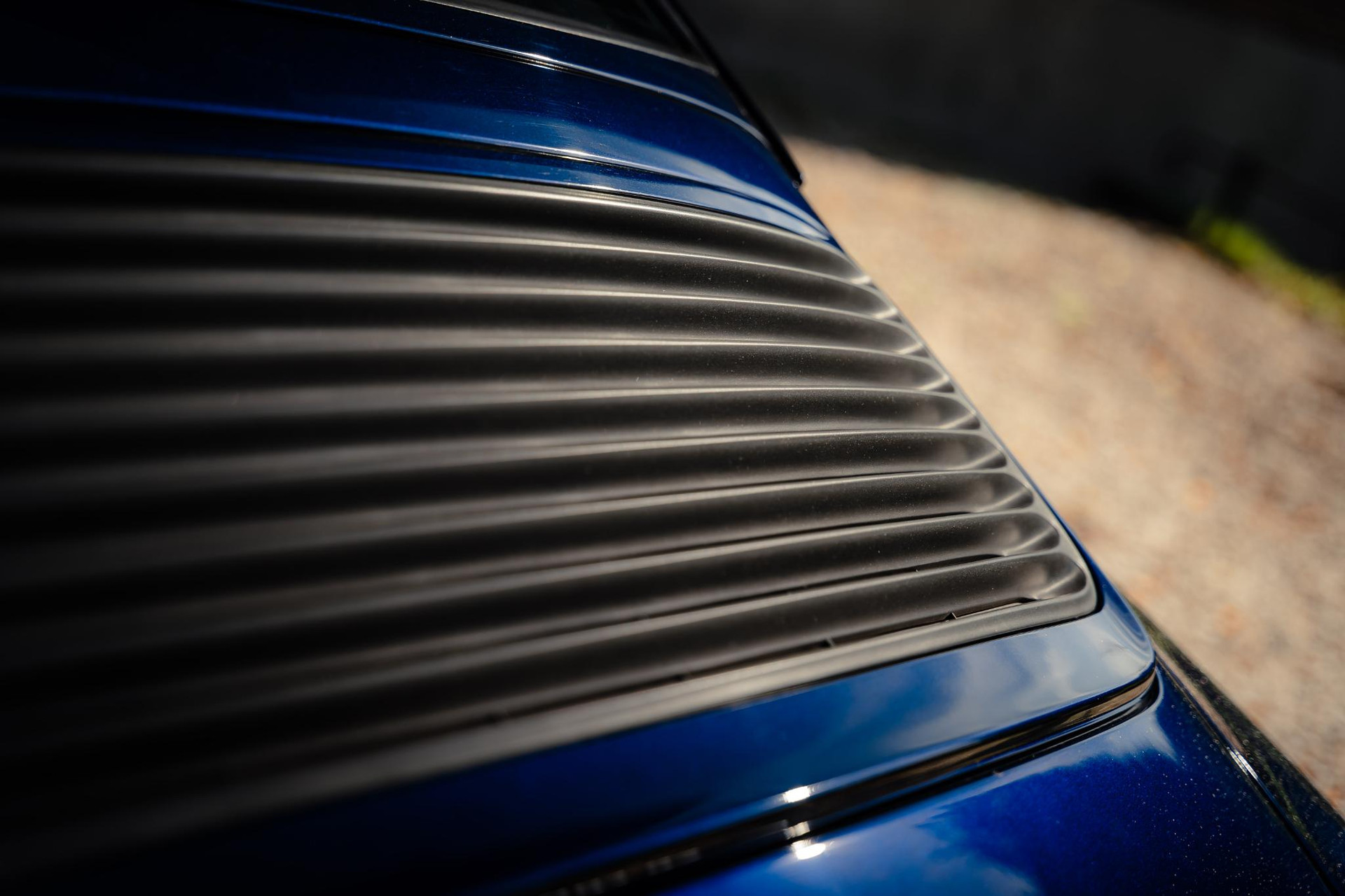 Porsche 911 3.6 Carrera 4 Coupé 1995 Nachtblau Metallic 32