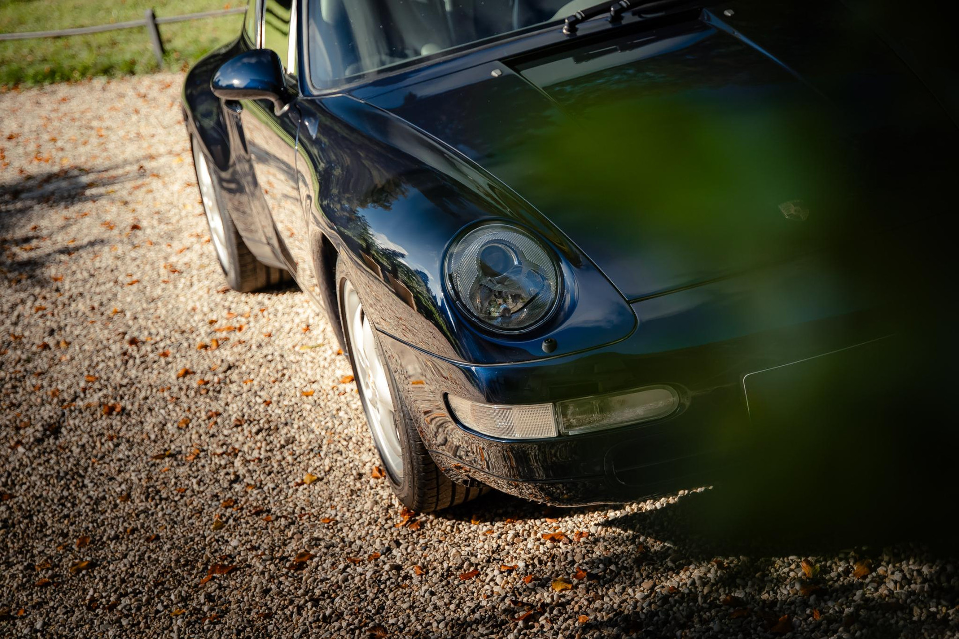 Porsche 911 3.6 Carrera 4 Coupé 1995 Nachtblau Metallic 35