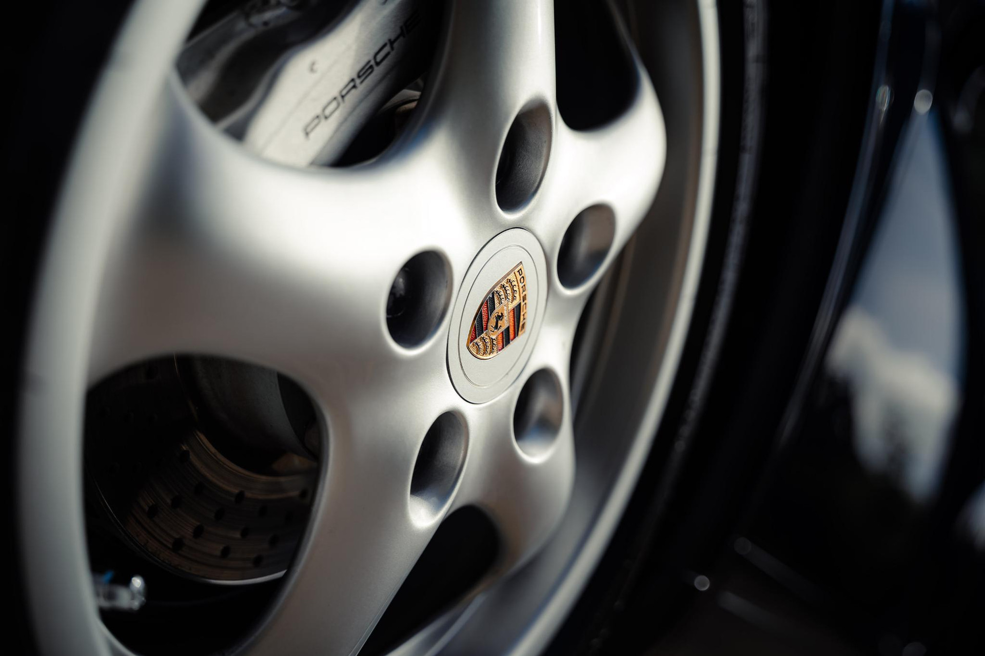 Porsche 911 3.6 Carrera 4 Coupé 1995 Nachtblau Metallic 36