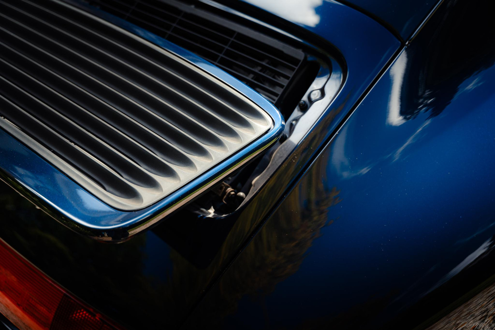 Porsche 911 3.6 Carrera 4 Coupé 1995 Nachtblau Metallic 43