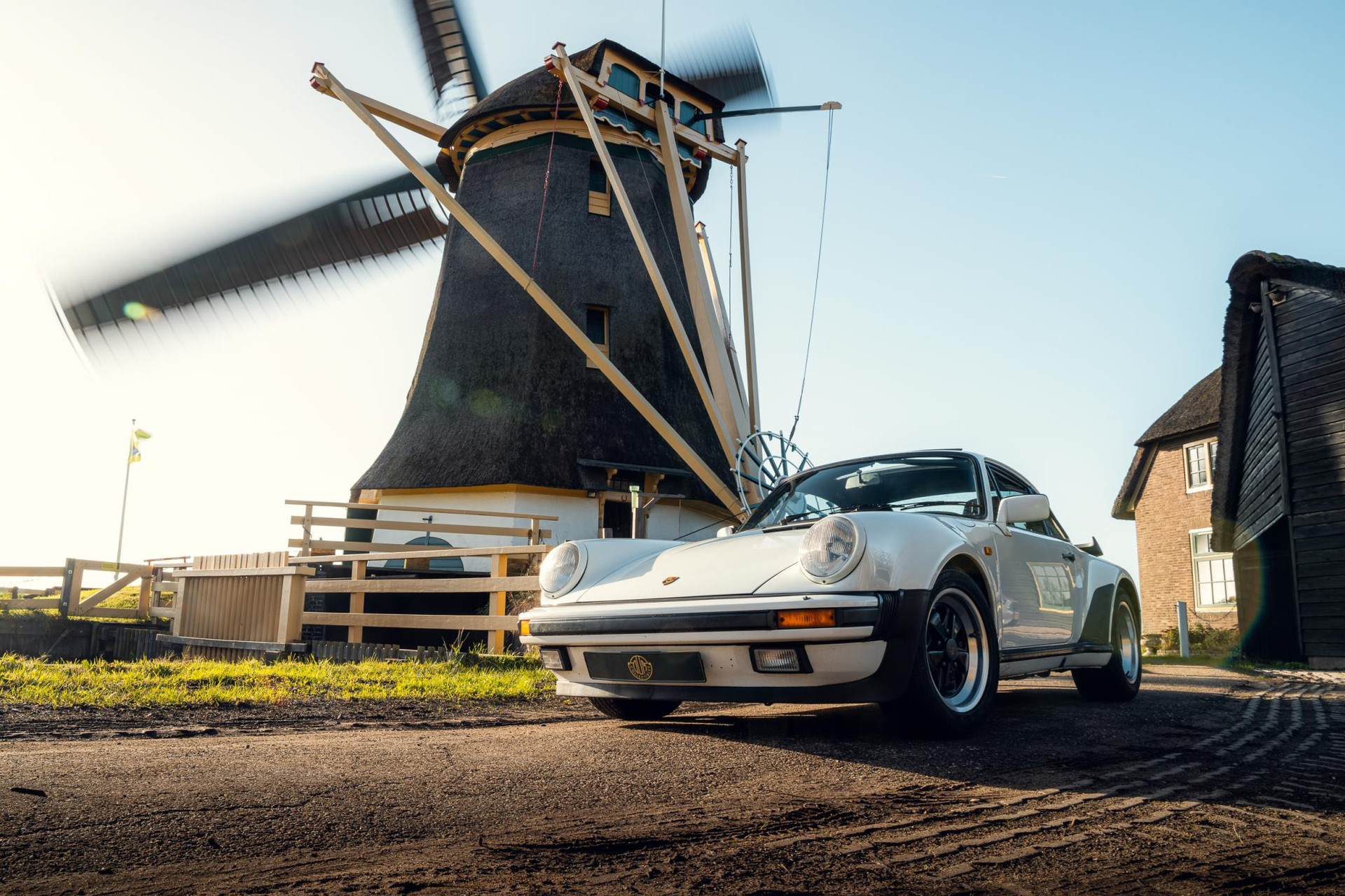 Porsche 911 930 3.3 Turbo Coupé 1985 grand prix weiß 1